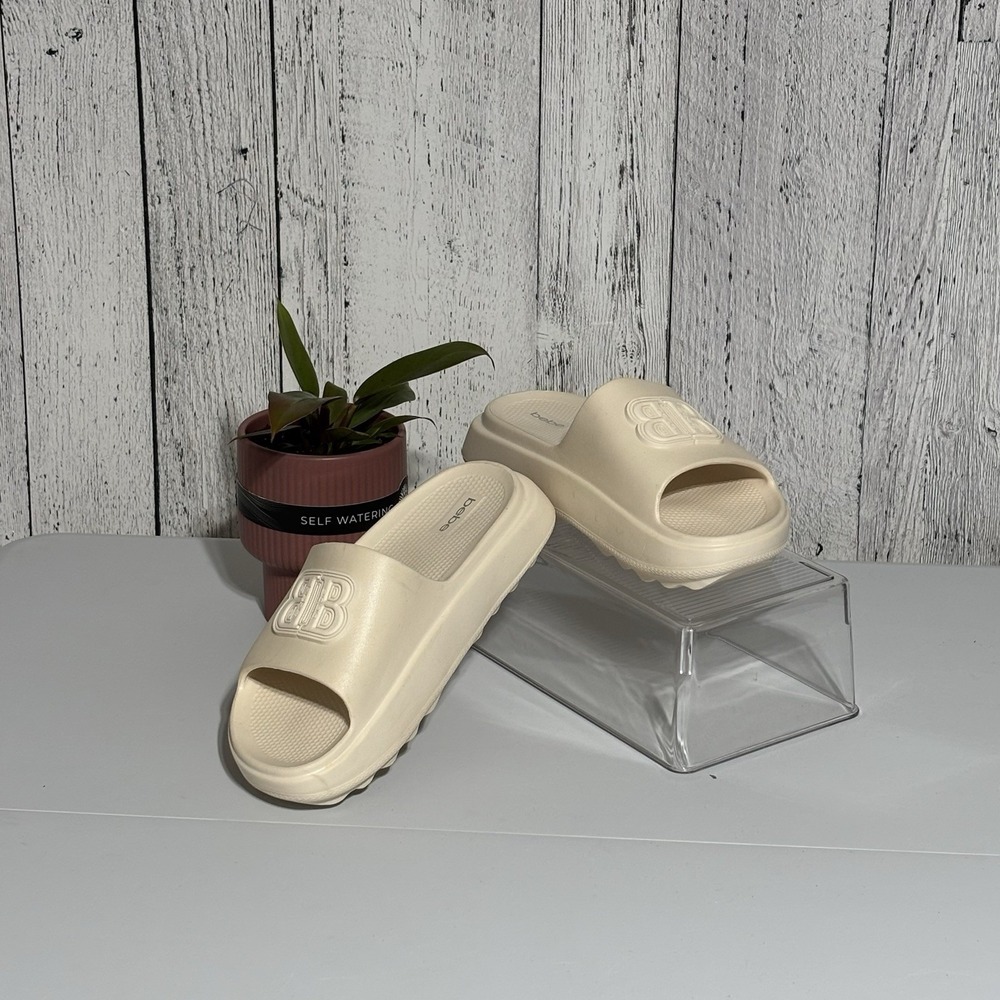 Bebé Women's Ivory Slide 3D LogoSandals Size 9  Pool, Beach, Casual NWT